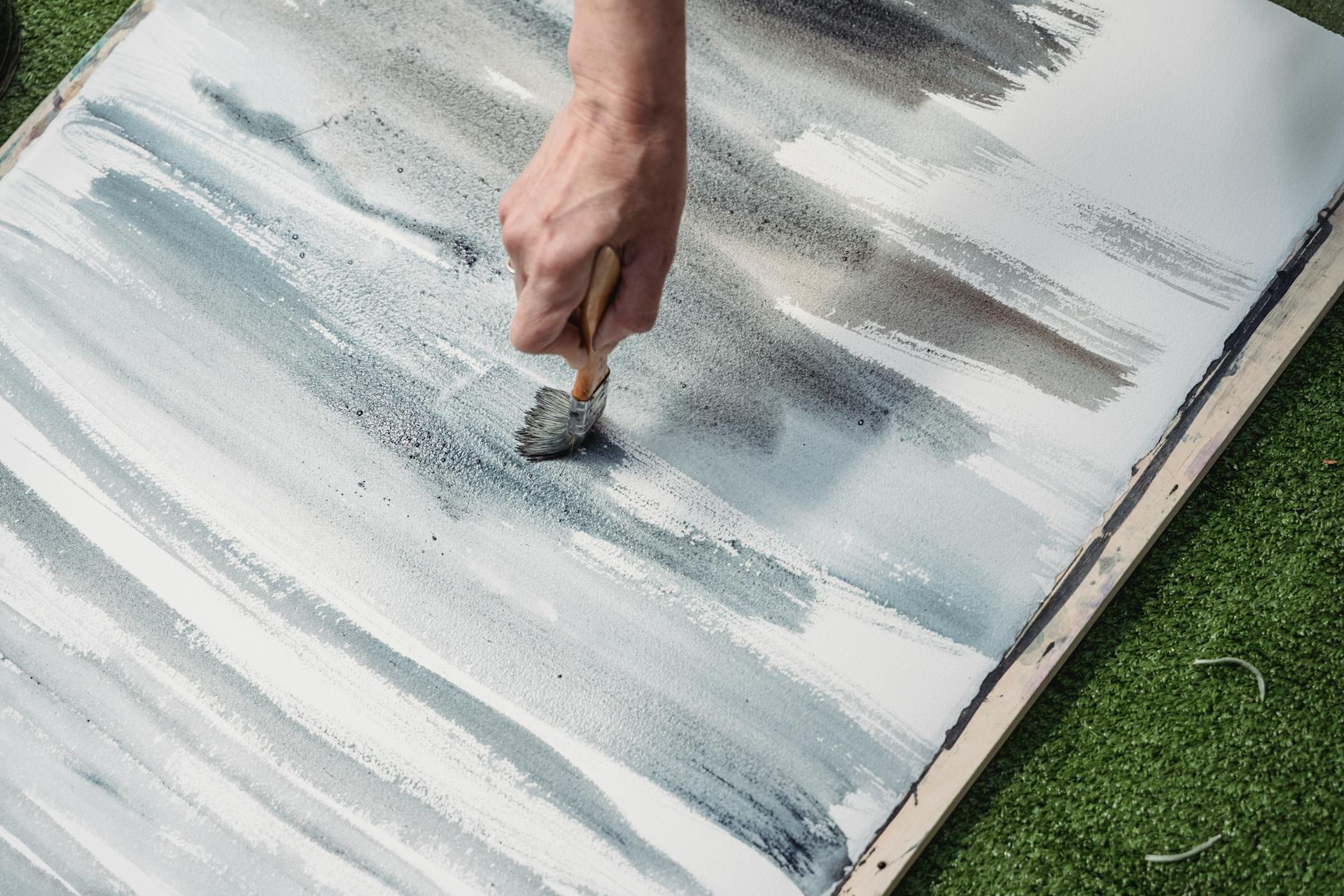 Afaceri pentru tinerii creativi în 2025: de la artă la digital